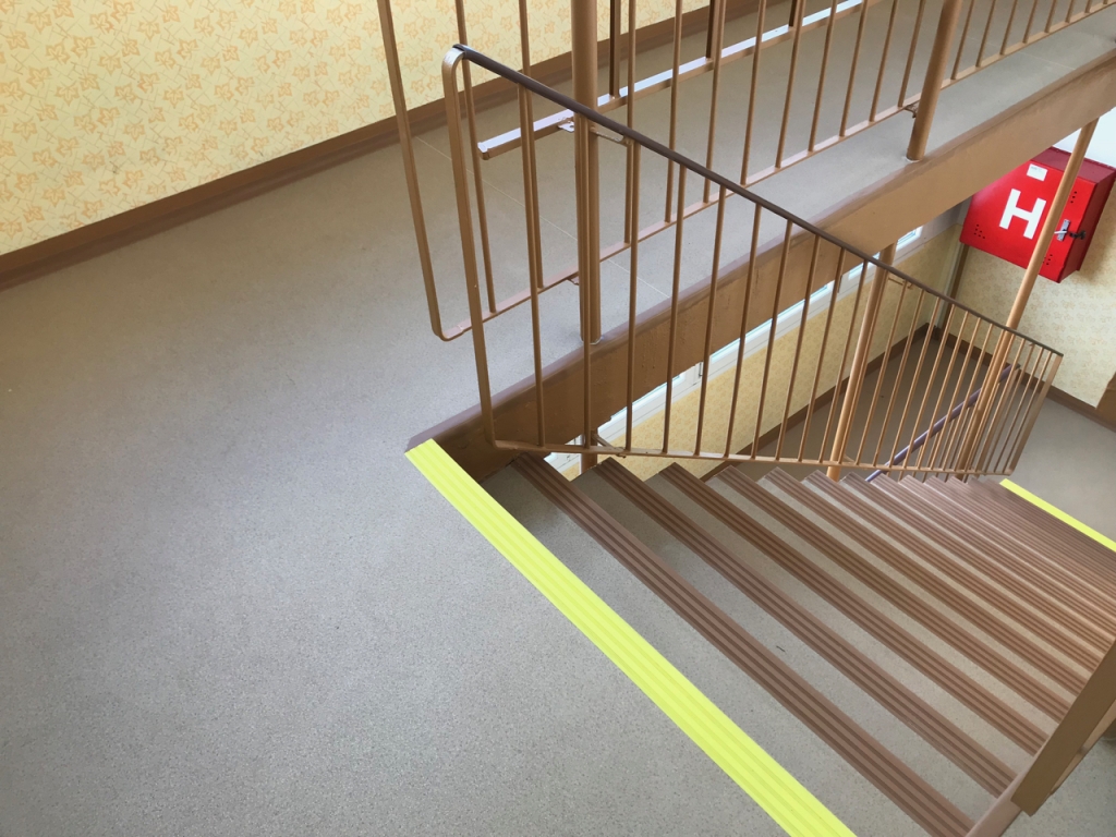 Výměna PVC a malování bl 520 v Mostě